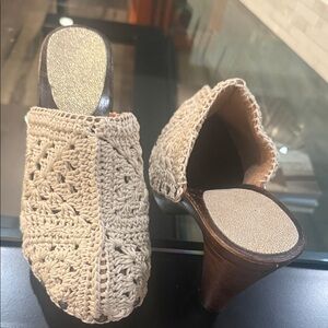 Chic Crochet Tan Mules size 40 Made in Italy